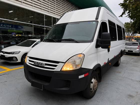IVECO DAILY 35S14 GRAN FURGONE TURBO INTERCOOLER DIESEL 3P MANUAL IVECO DAILY 35S14 GRAN FURGONE TURBO INTERCOOLER DIESEL 3P MANUAL